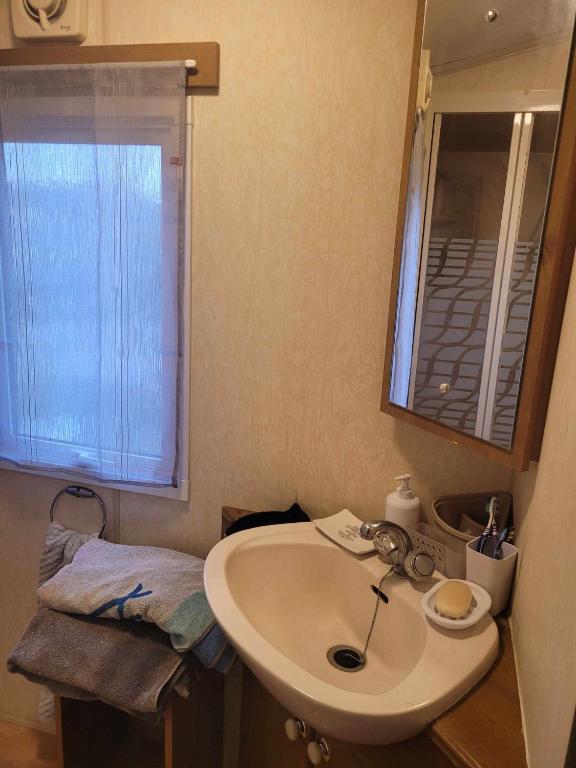 Koupelna v ubytování Charmant mobil-home à 200 m des plages