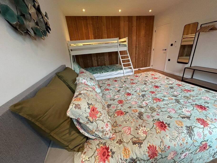 Postel nebo postele na pokoji v ubytování Vakantiehuis Laurine