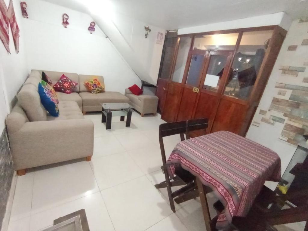 Ruang duduk di HOSTAL La RASA