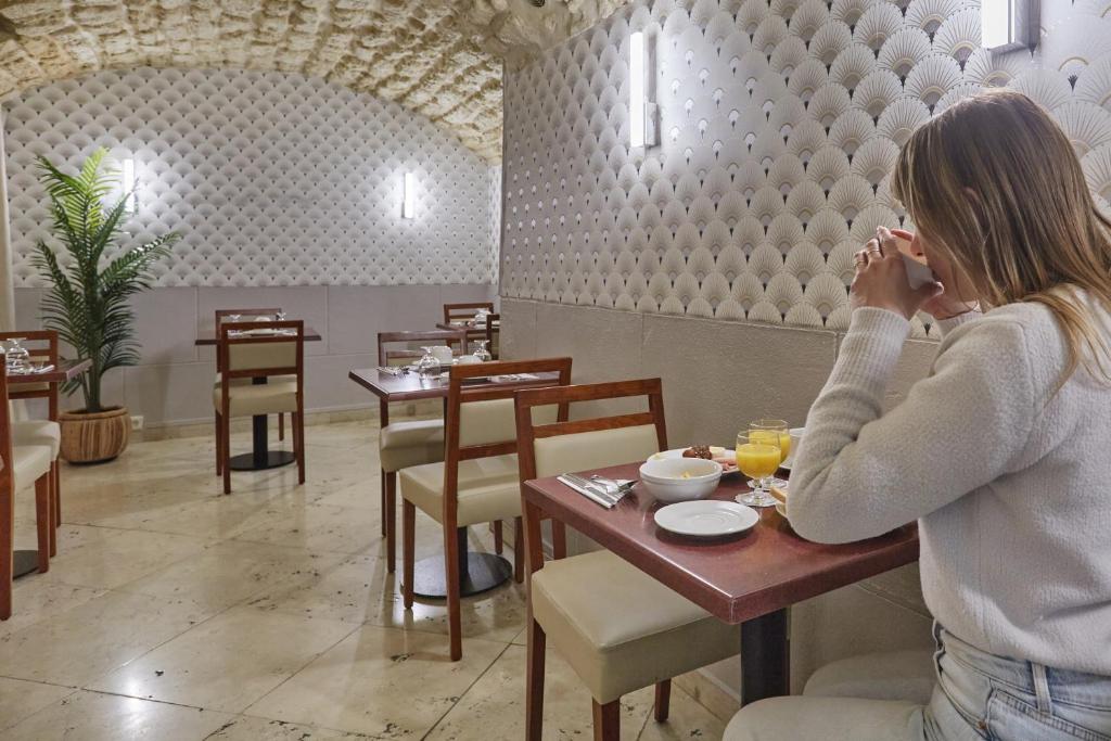 Hotel Beaugrenelle Tour Eiffel - Resim 12