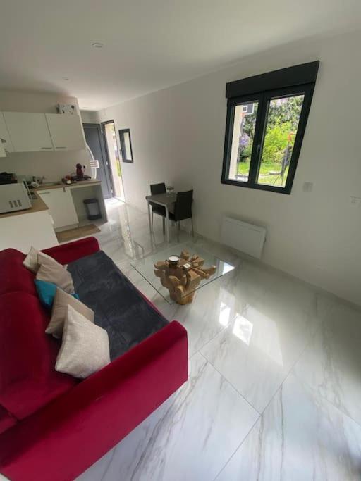 Kuchyň nebo kuchyňský kout v ubytování Tiny House DALIA Jardin & forêt 10 min de la gare