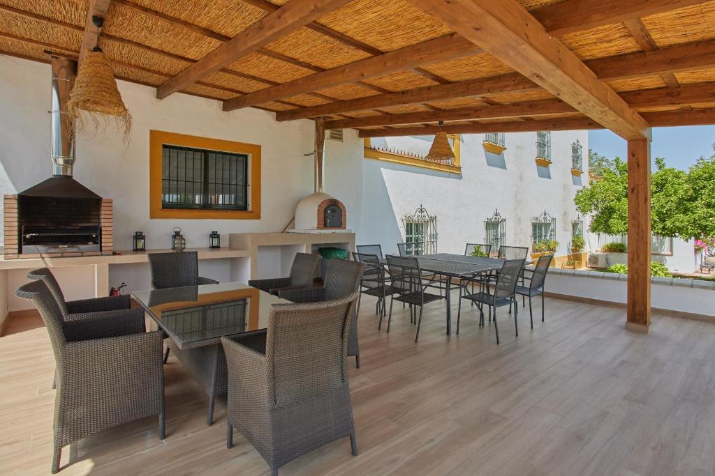 A seating area at Finca La Fuensanta