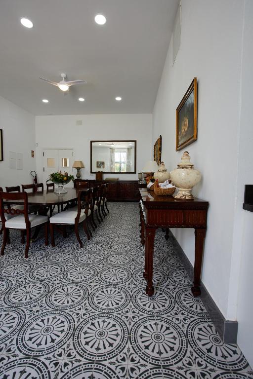 A restaurant or other place to eat at Finca La Fuensanta