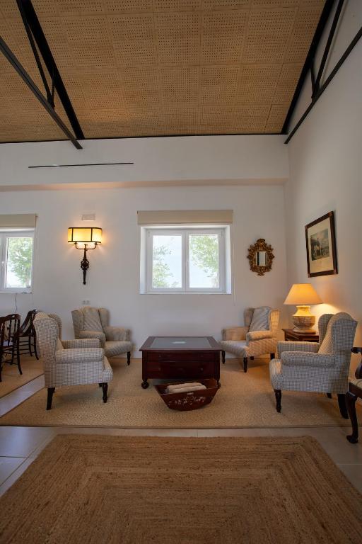 A seating area at Finca La Fuensanta