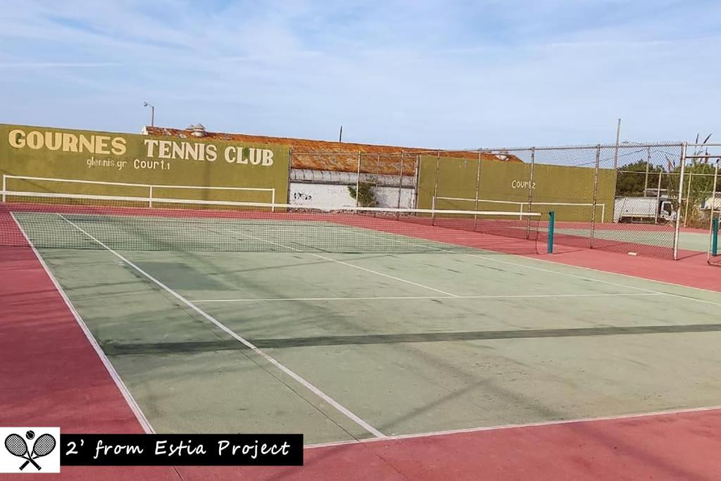 Tenis a/nebo squash v ubytování Estia Project, Leisure - Billiards - Jacuzzi nebo okolí