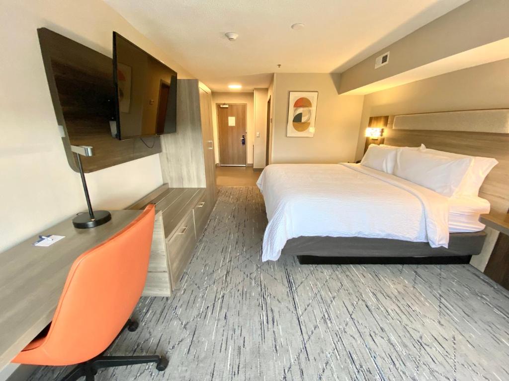 Holiday Inn Express & Suites Elyria by IHG photo