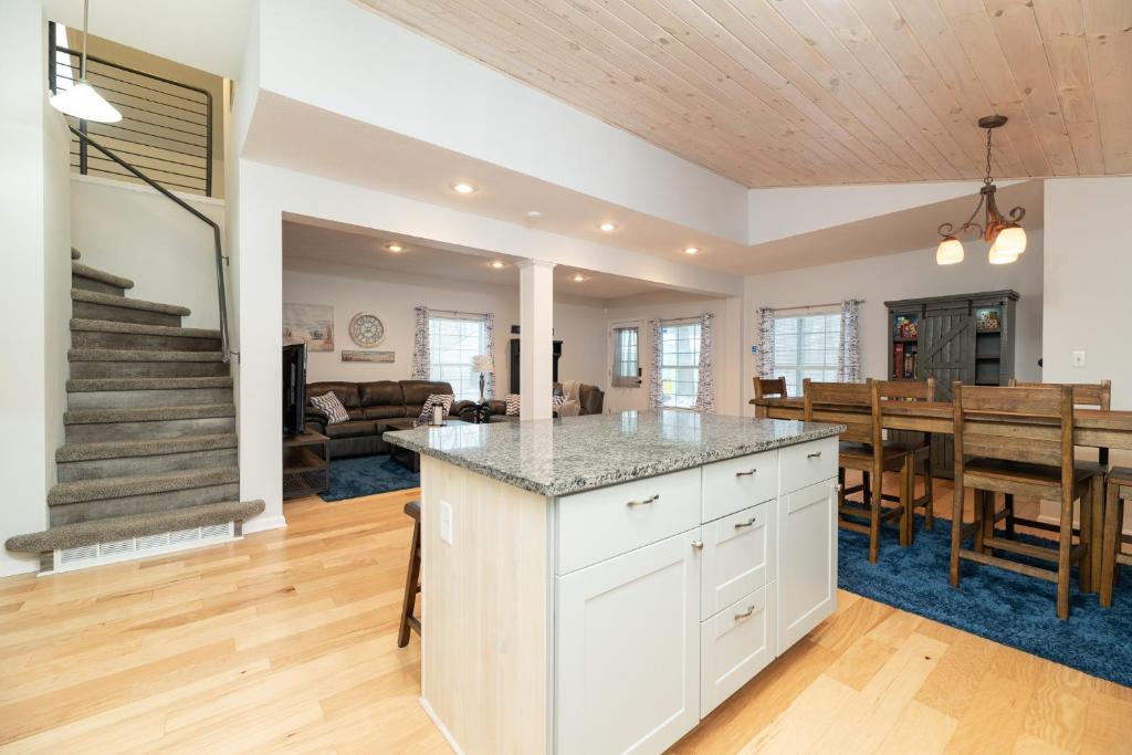 South Haven Great Lake Getaway - Centerally located to downtown South ...