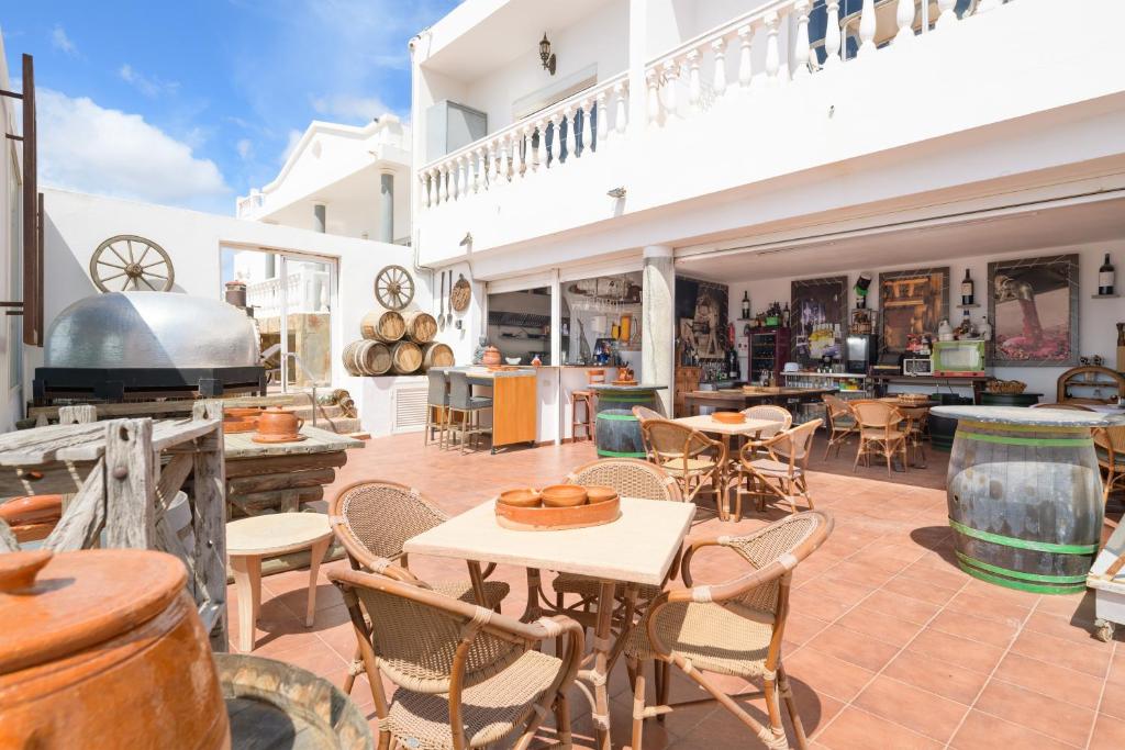 Reštaurácia alebo iné gastronomické zariadenie v ubytovaní Finca La Calera Lanzarote