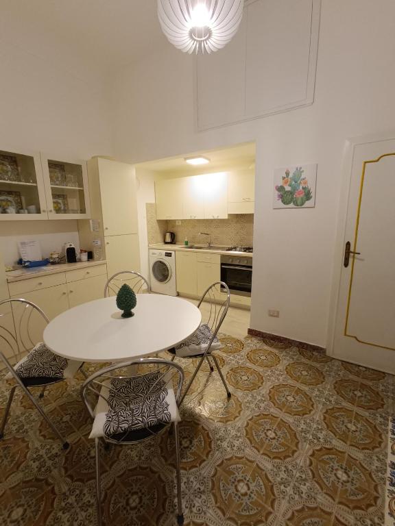 Foto dalla galleria di A MENNULARA, Appartamento Taormina Centro a Taormina