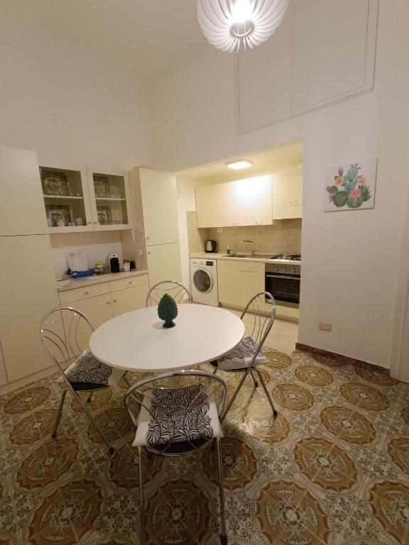 Foto dalla galleria di A MENNULARA, Appartamento Taormina Centro a Taormina