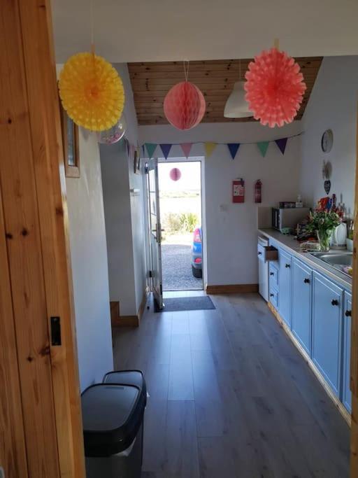 Eldhús eða eldhúskrókur á Sunriseview Cottages