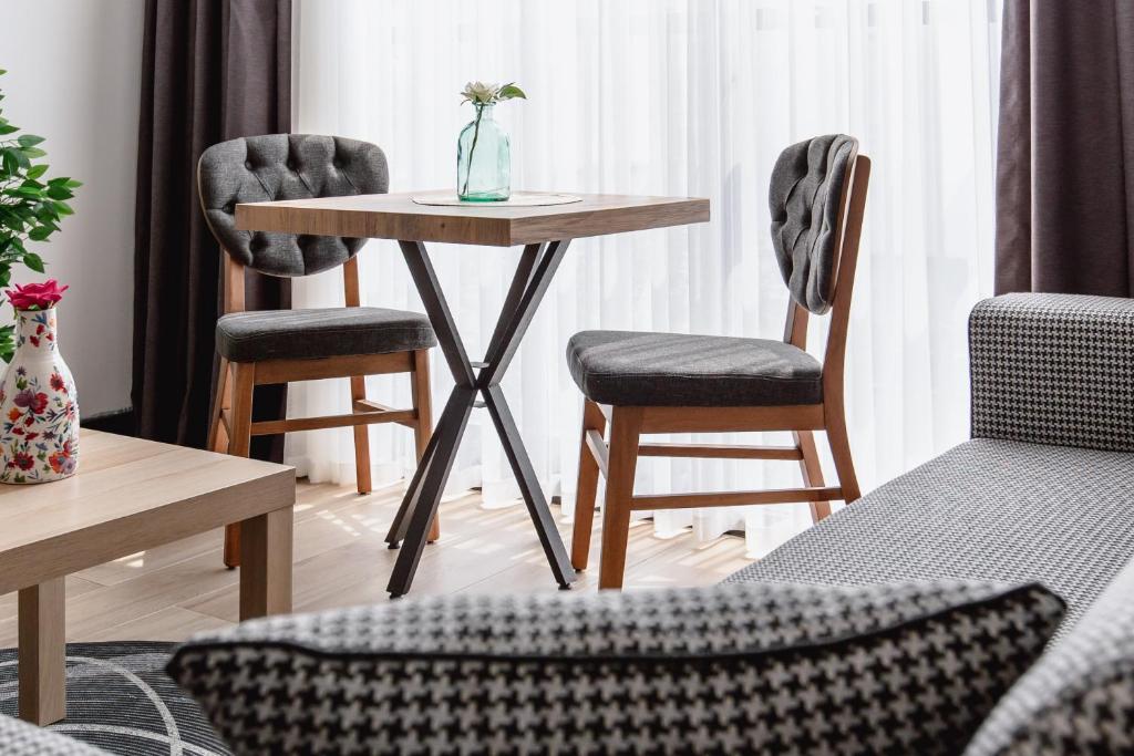 Ella Suites Hotel - 2