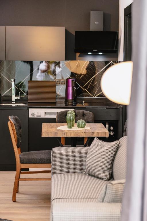 Ella Suites Hotel - 1