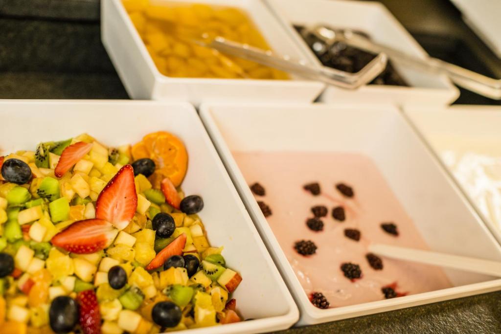 Makanan di atau berdekatan hotel