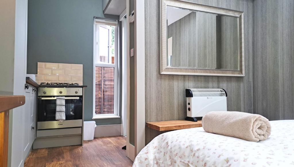 Kuchyň nebo kuchyňský kout v ubytování Golilli Studio Accommodation Clare