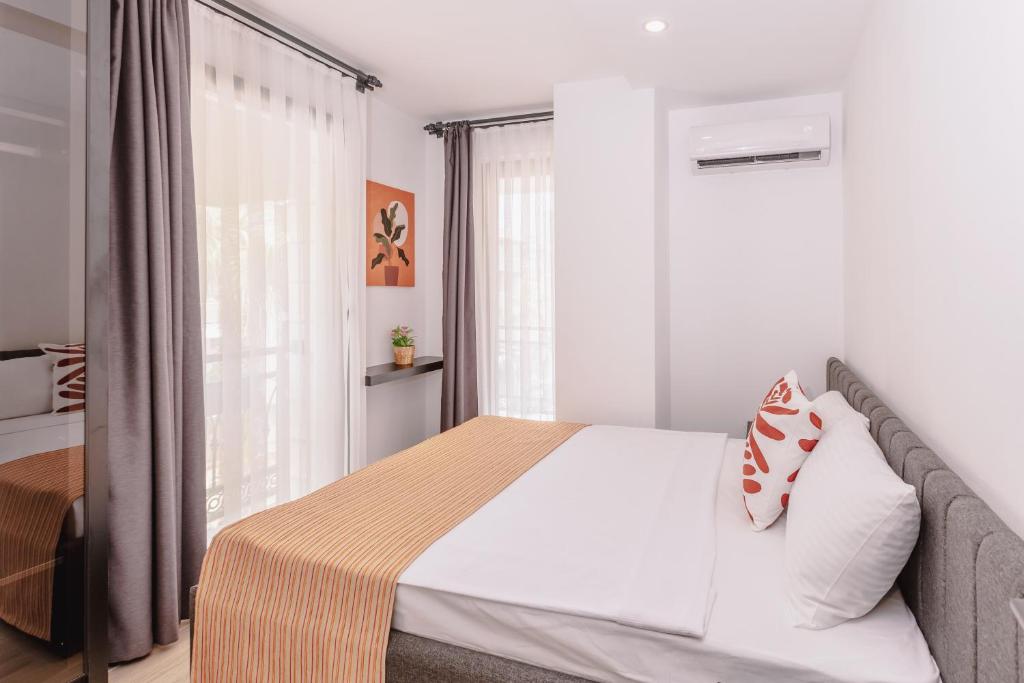 Ella Suites Hotel - 15