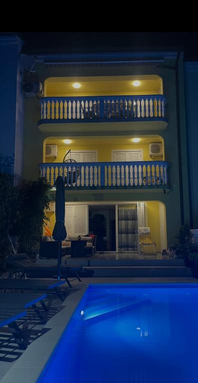 Bazén v ubytovaní Haus Ella alebo v jeho blízkosti