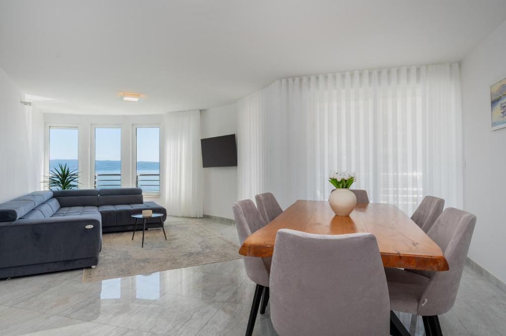Sea view apartment by Nono Ban