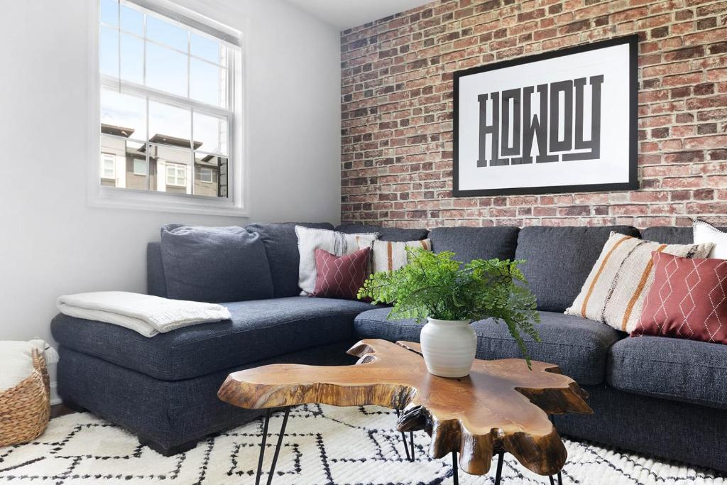 Et opholdsområde på Harmonic Bungalow Close to Vanderbilt And 12 South