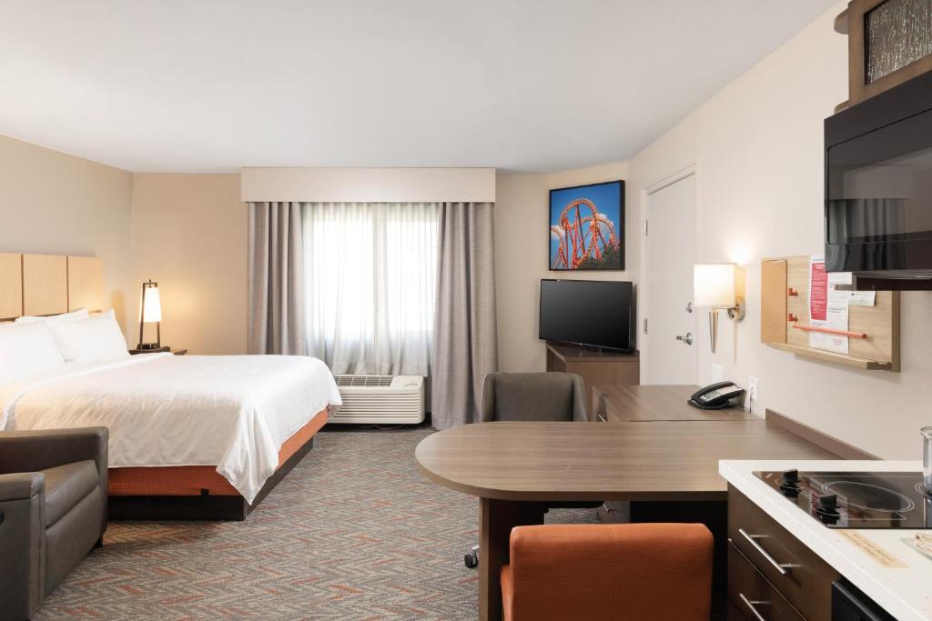 Candlewood Suites Anaheim - Resort Area, an IHG Hotel - Studio Queen Suite