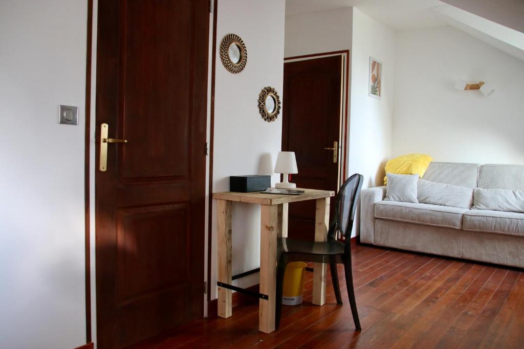 Posezení v ubytování La Villa Mirabelle 2min d'Arromanches-les-Bains