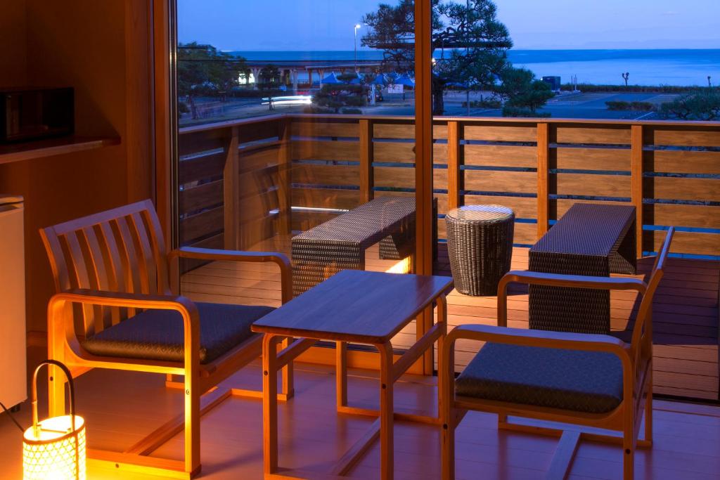 Balkón nebo terasa v ubytování AtamiOnsen Nagahamaen