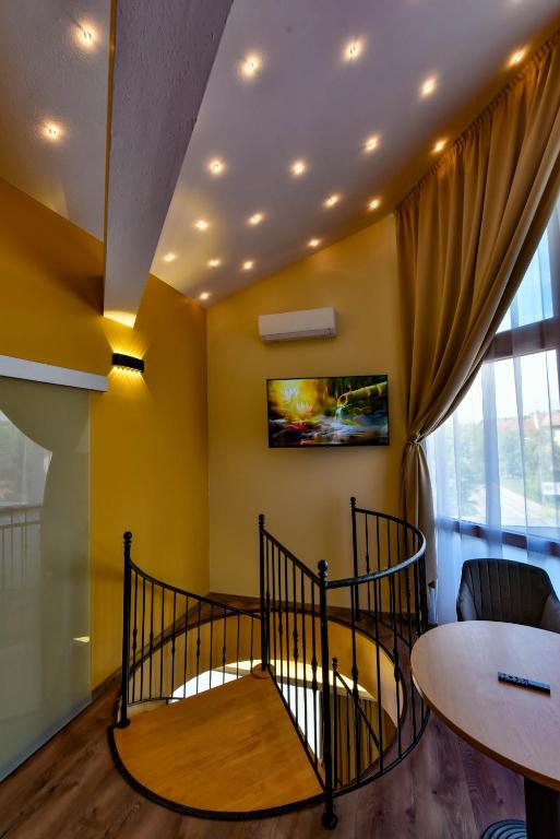 Eger Tower View Apartment - Twee Slaapkamers Appartement