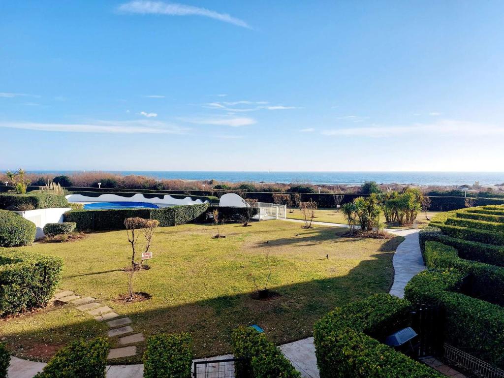 Photo de la galerie de l'établissement Studio cabine en front de mer avec piscine - FR-1-328-228, à La Grande Motte