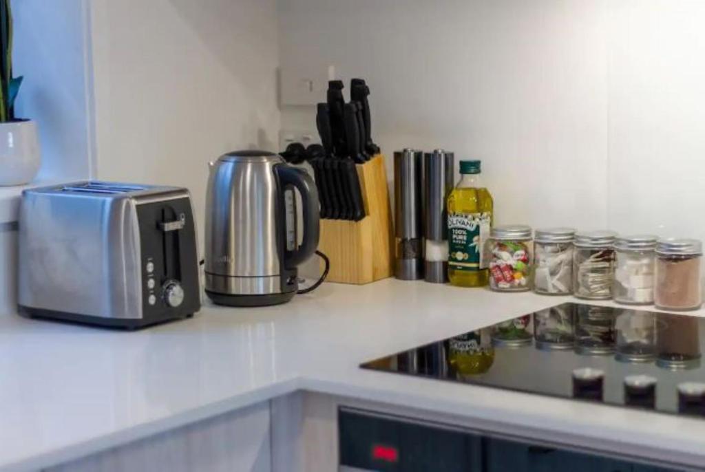 Deluxe Central retreat w/super king bed - Resim 14