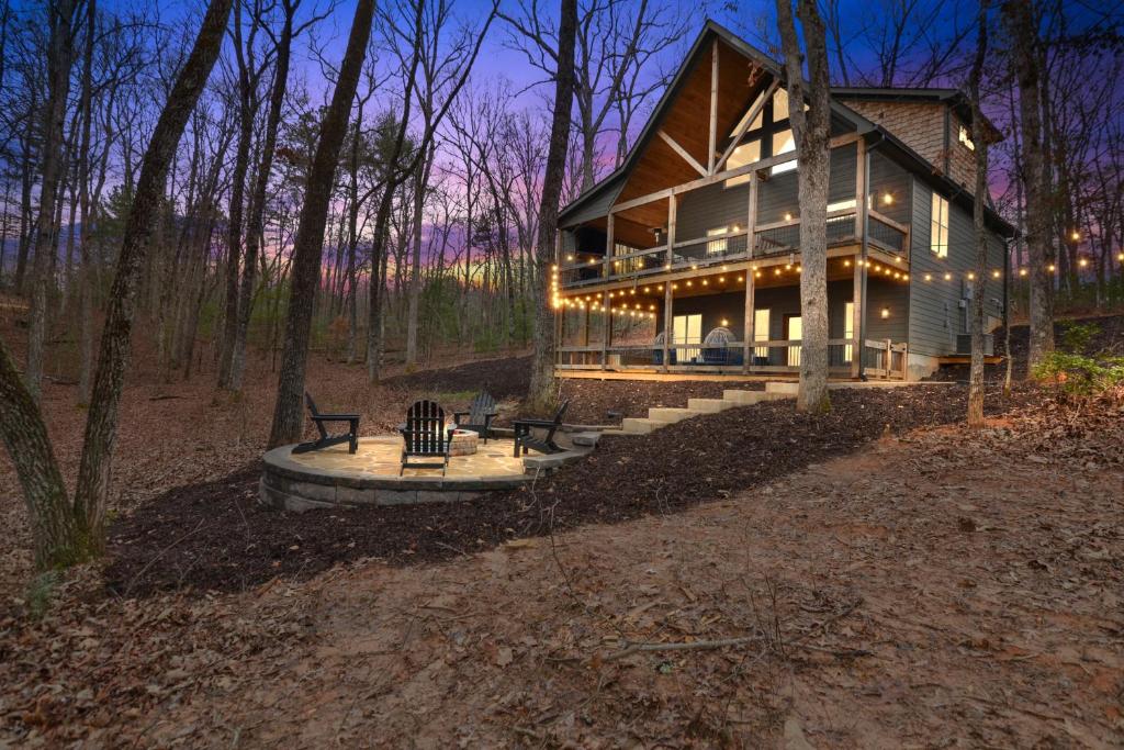 Gallery image of 3BR, Loft, Hot Tub, Dog Friendly, Firepit, Grill in McCaysville