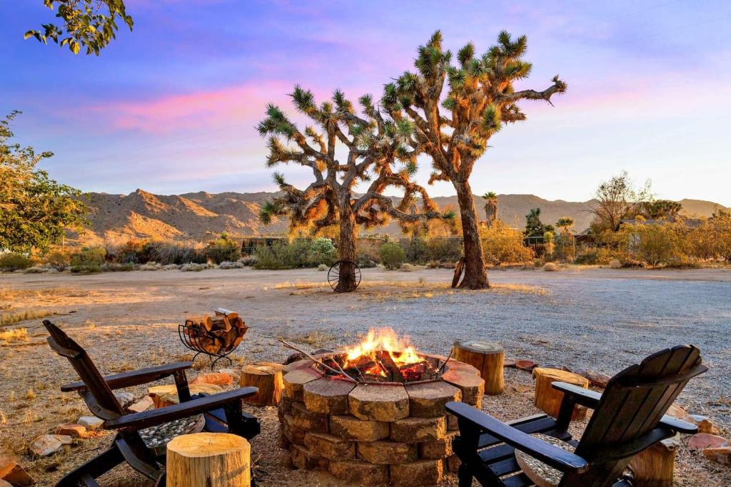 Gallery image of 5 Acres Hot Tub & Pool 3 Min To Park Game Room in Joshua Tree