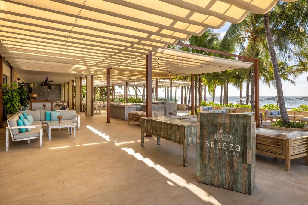 Restaurace v ubytování Melia Ho Tram Beach Resort