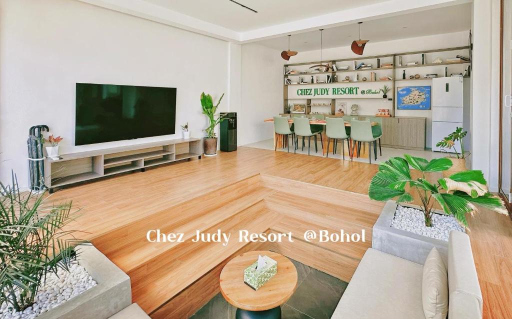 TV a/nebo společenská místnost v ubytování Chez Judy Resort