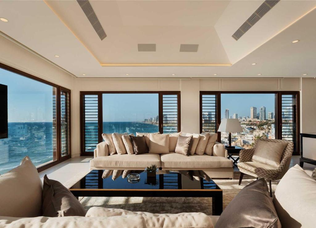 Posezení v ubytování The Setai Tel Aviv, a Member of the leading hotels of the world
