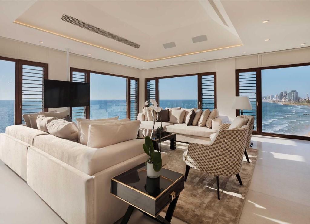 Posezení v ubytování The Setai Tel Aviv, a Member of the leading hotels of the world