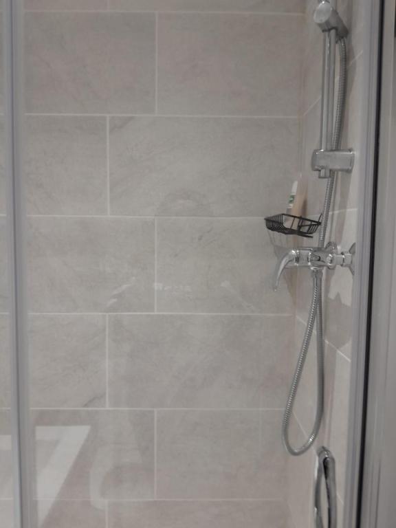 Place to stay in Longbridge - Deluxe Double Room (2 Adults + 1 Child)