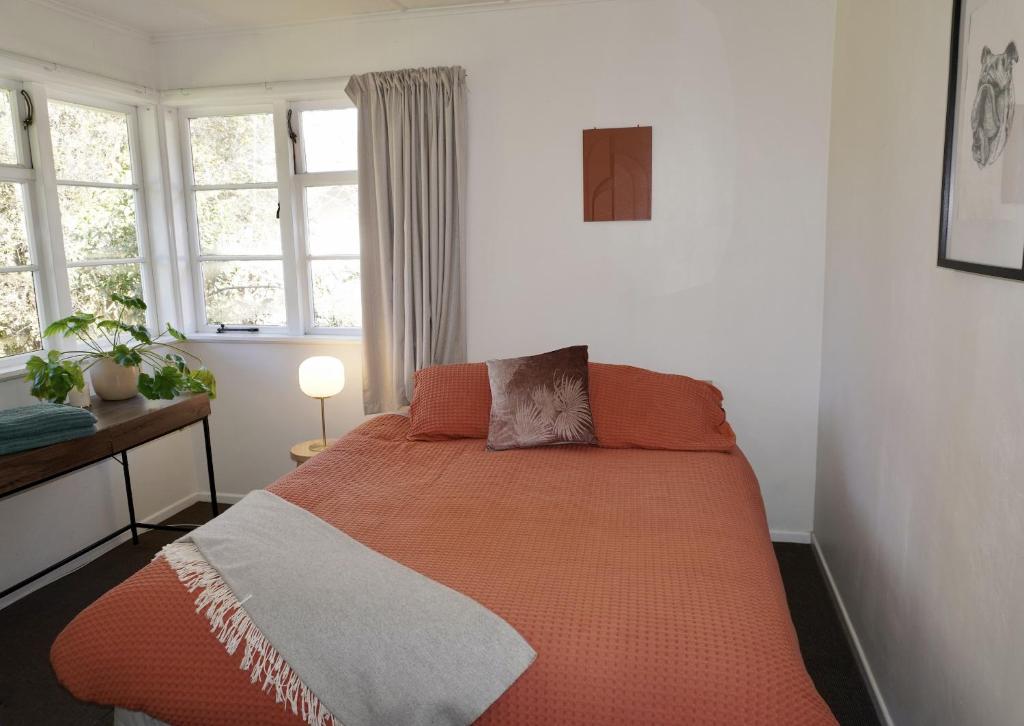 Comfortable Home, Big Backyard - Resim 11