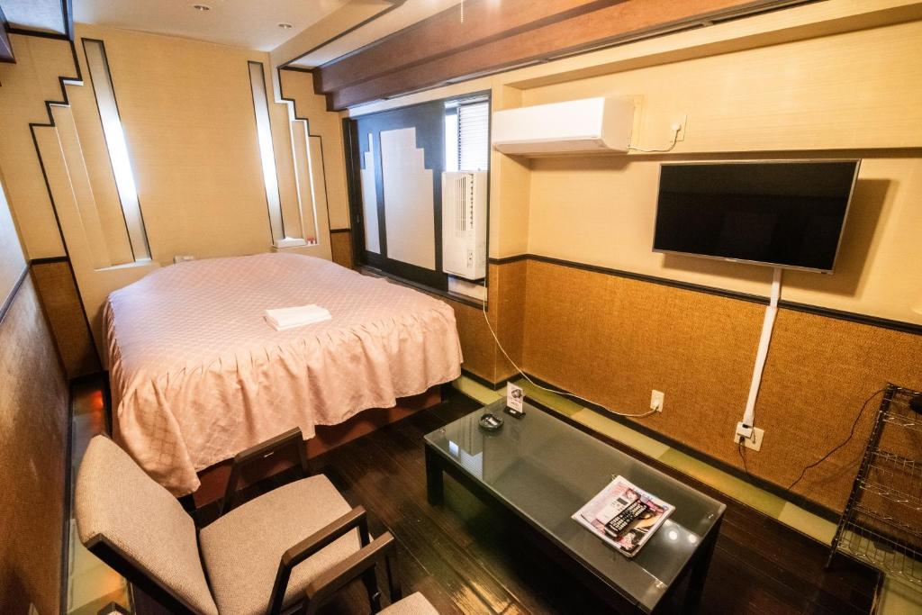 京都市にあるフルスファー ホテルの病院(ベッド1台、テレビ付)