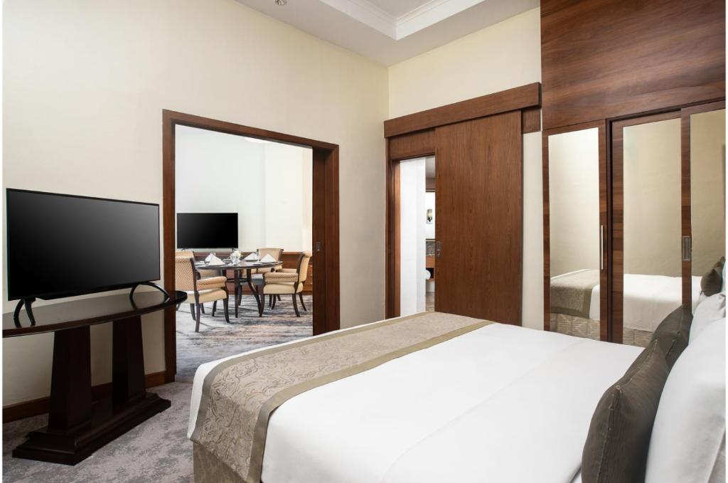 Aryaduta Medan - Business Suite