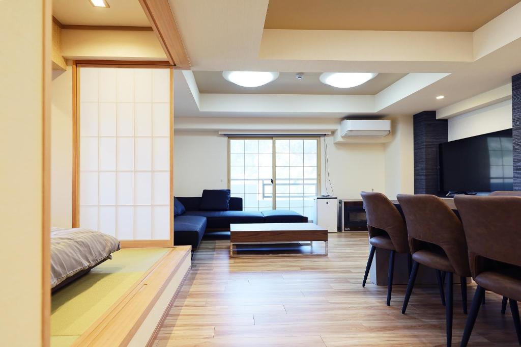Posezení v ubytování MolinHotels702 アクティビティを満喫できる札幌定山渓 天然温泉付-1L2Room K-Bed1&W-beds3 8persons