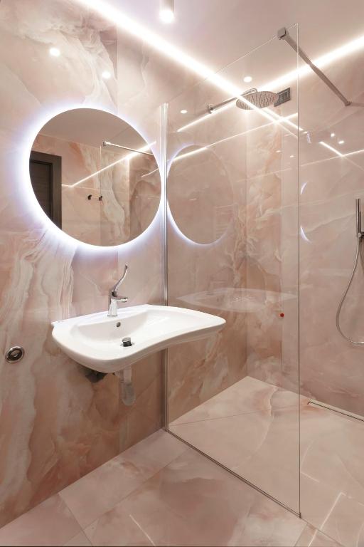 Boutique Hotel Sirmione - 9