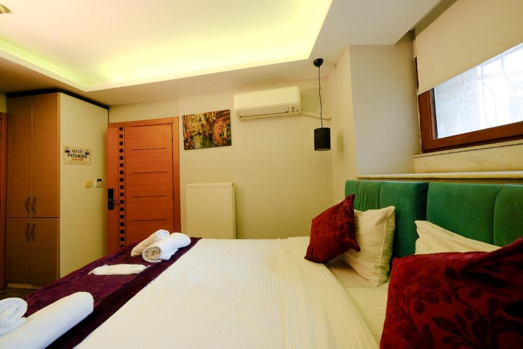 Taksim Celebi Suites - Standard Double Room
