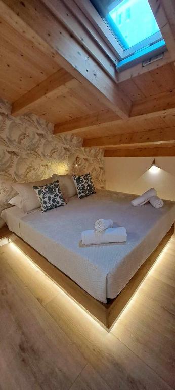 Postel nebo postele na pokoji v ubytování Center Corfu Studios