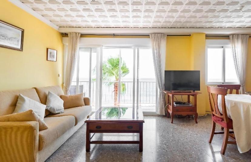 TV a/nebo společenská místnost v ubytování Apartamento en puerto de javea NYK