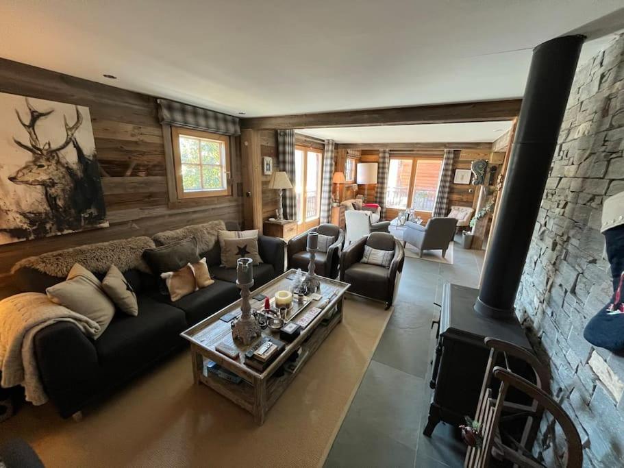 Chalet Beaune - Ski In Ski Out Chalet in Les Gets