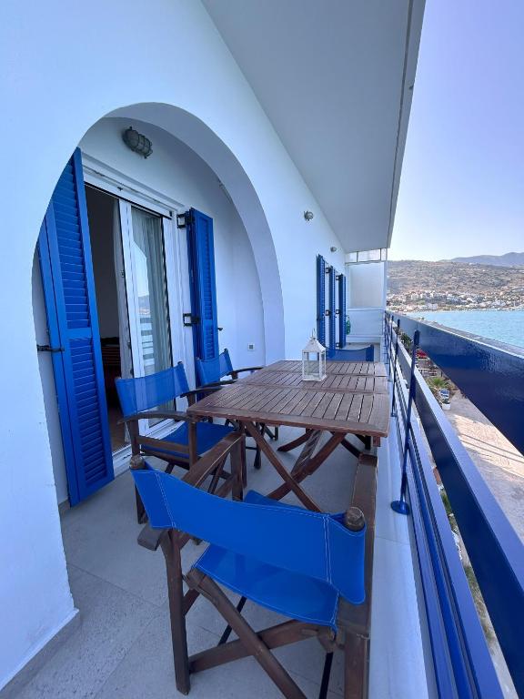 Balkón alebo terasa v ubytovaní Sea-front Cozy Apartment
