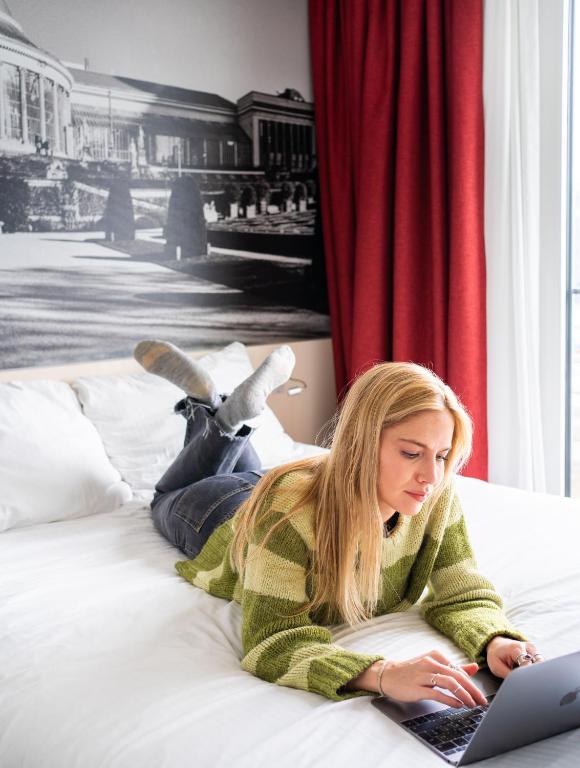 B&B HOTEL Brussels Centre Gare du Midi - Resim 35