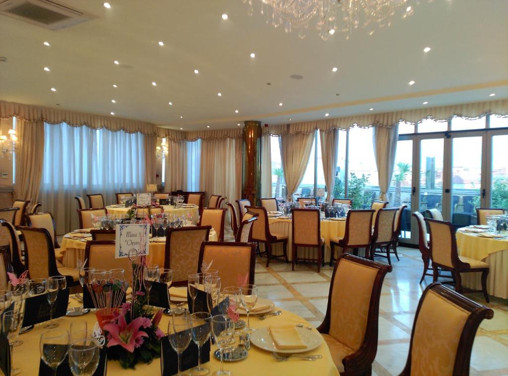 Restaurace v ubytování Hotel Alameda Palace