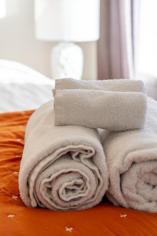 Gorgeous in Green - 2 bed Central Oasis w/king bed - Resim 34