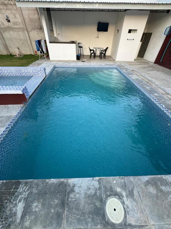 Bazén v ubytování Valencia Pool studio nebo v jeho okolí